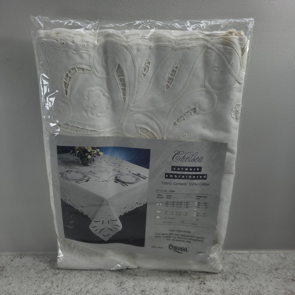 Omusa Chelsea White Cutwork Embroidered Cotton Tablecloth Set 68x122 12 Napkins